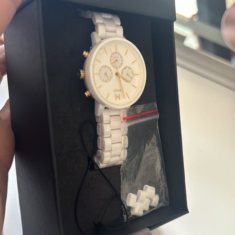 MVMT Nova ceramic watch in Gloss white